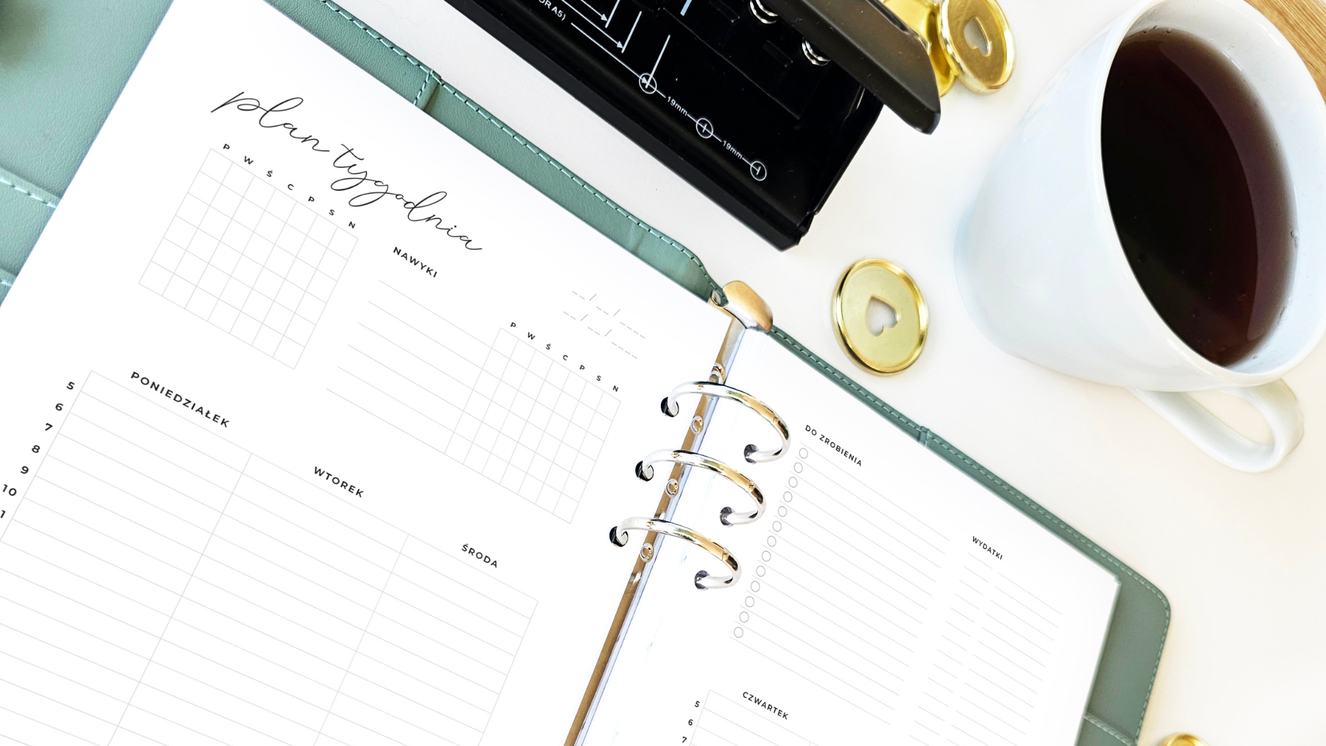 Jak znaleźć dodatkową godzinę dziennie obrazek Planer tygodnia z nawykami i harmonogramem